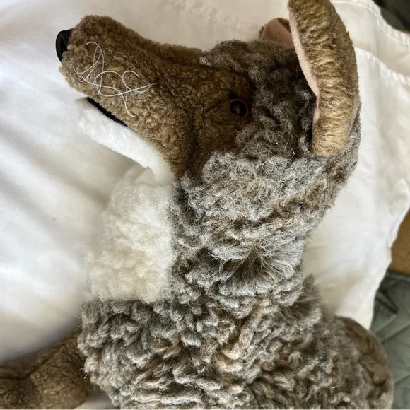 Folkmanis Coyote Full Body Puppet Gray Brown White Lifelike Plush 16" - Picture 5 of 10